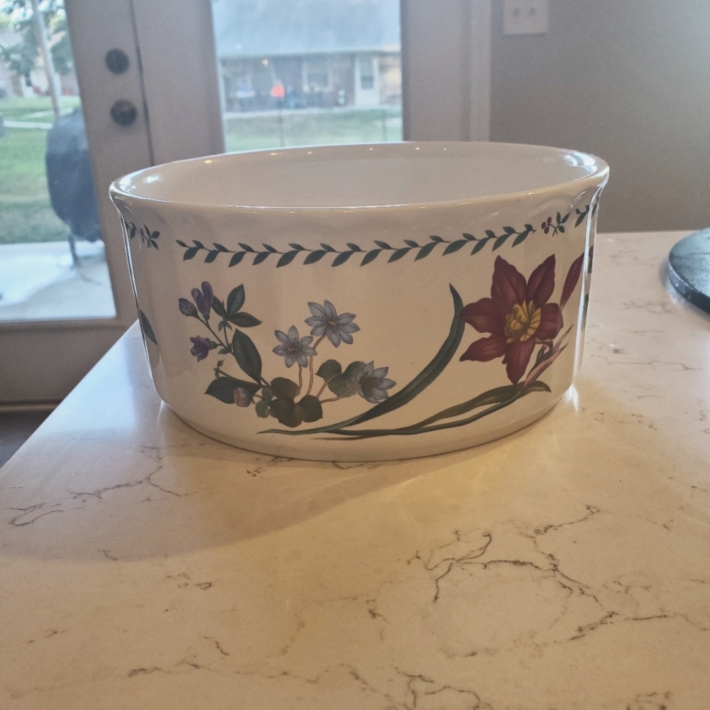 Mikasa 8in Souffle bowel